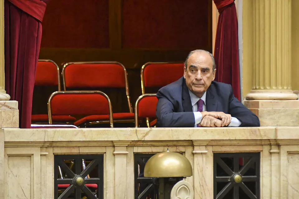 Guillermo Francos renunció a su cargo el viernes por la noche. Guillermo Francos renunció a su cargo el viernes por la noche.