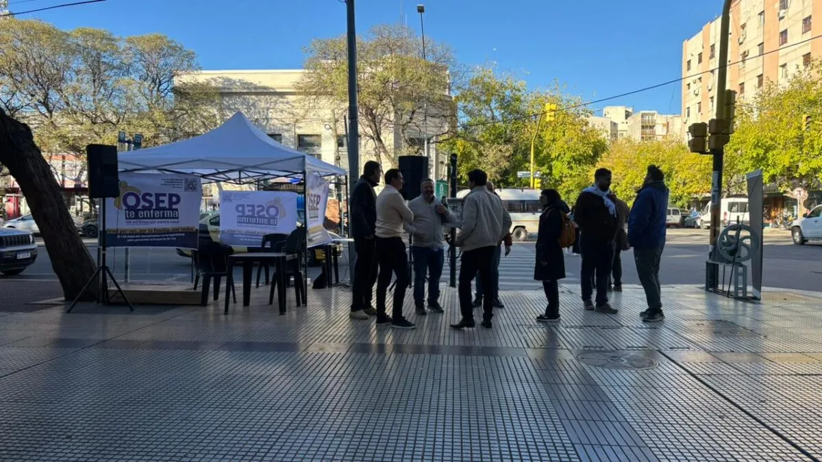 Osep-firmas-Gustavo-Correa-sute.