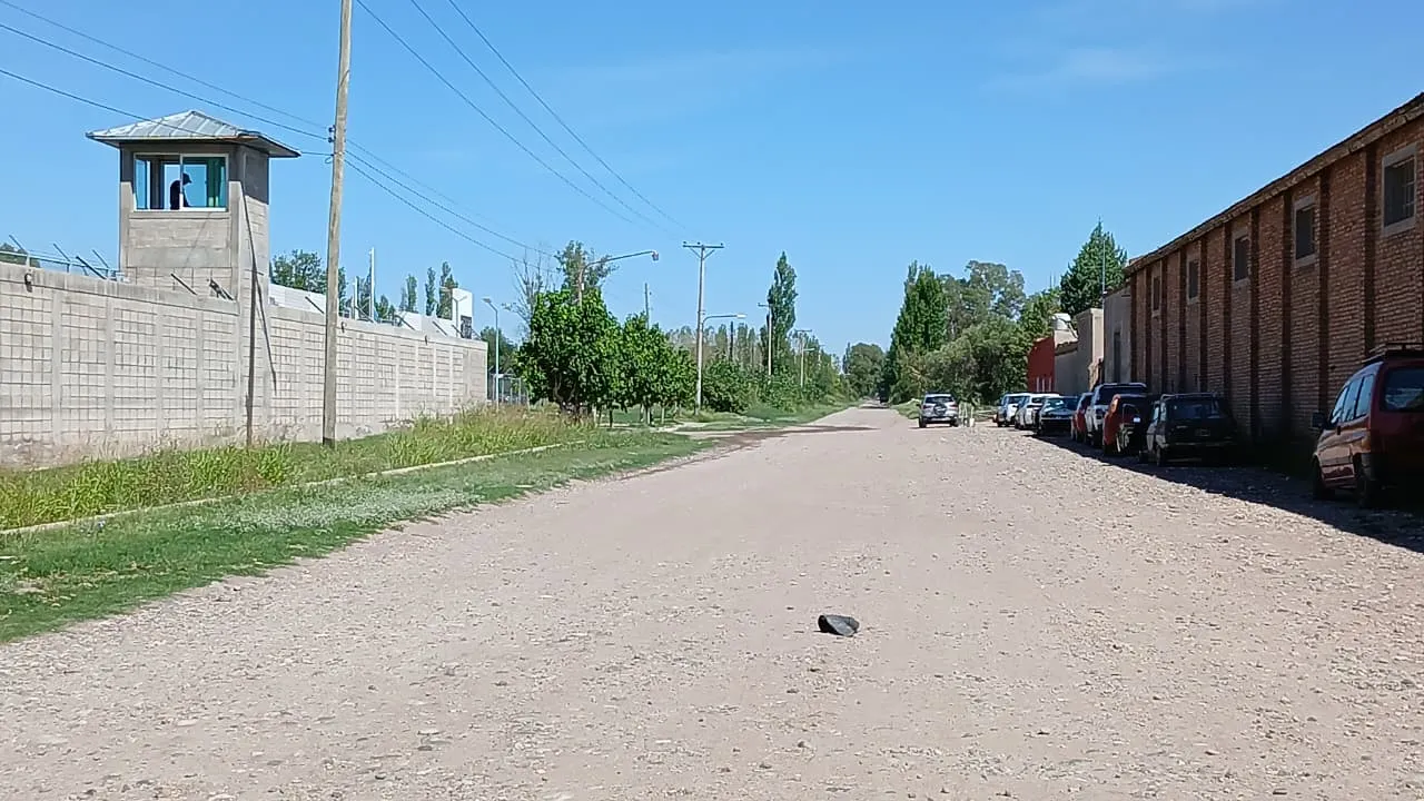 Terrenos descampados cercanos al penal, señalados por los vecinos por olores y falta de servicios. Terrenos descampados cercanos al penal, señalados por los vecinos por olores y falta de servicios.