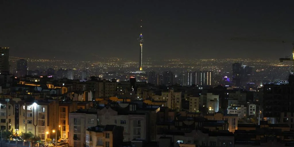 Apagones en Teherán afectan a millones de personas