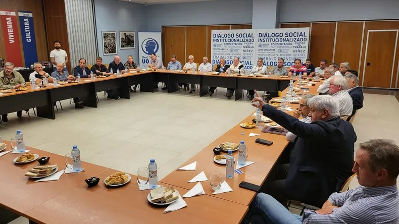 El Consejo del Salario volvió a cerrar sin acuerdo entre sindicatos y empresarios.