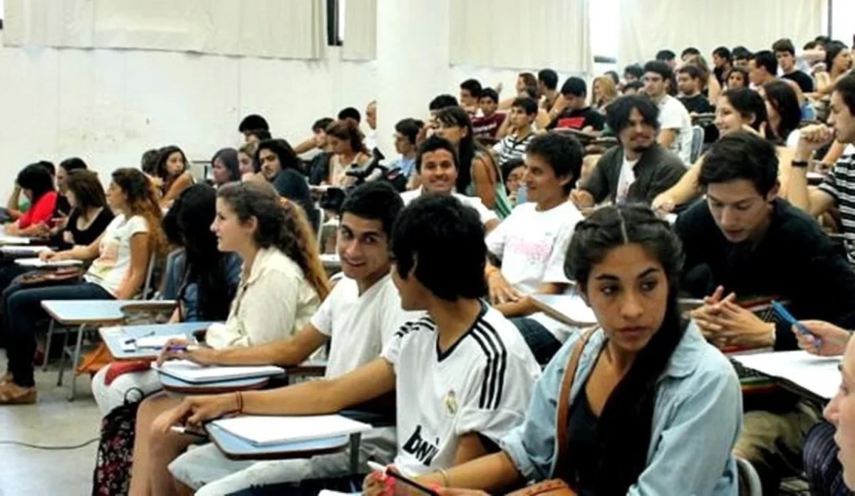 Actividad académica en la Universidad Nacional de La Plata.