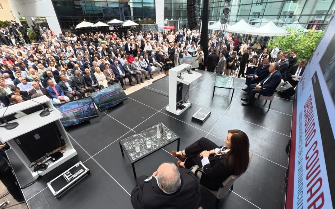 El desayuno de la COVIAR reunió a dirigentes políticos y referentes del sector vitivinícola.
