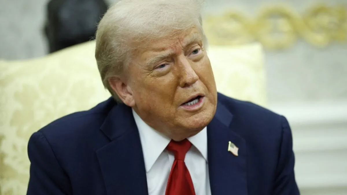 Donald Trump durante la firma del acuerdo que puso fin al cierre del gobierno en la Oficina Oval. Donald Trump durante la firma del acuerdo que puso fin al cierre del gobierno en la Oficina Oval.