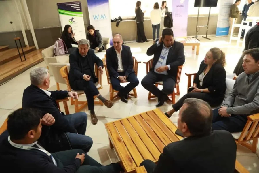 Emir Félix defendió la industria mendocina en el Foro Industrial 2025 Empresarios y dirigentes compartieron sus preocupaciones sobre el presente de la industria mendocina.