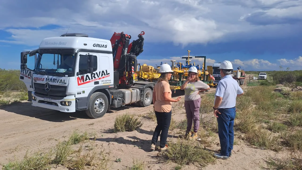 El Intendente Omar Félix supervisó personalmente el arribo de los camiones