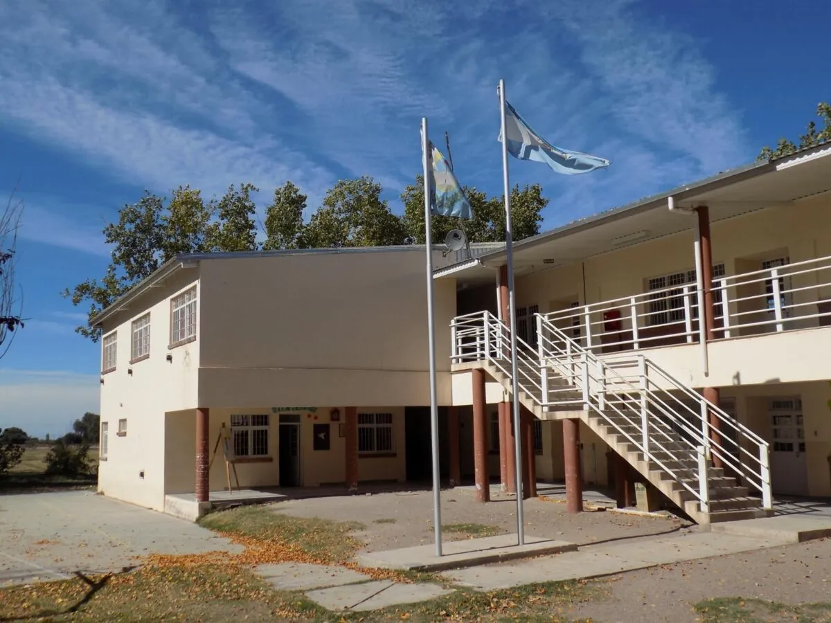 Fachada de la escuela agraria 4-197 Fachada de la escuela agraria 4-197