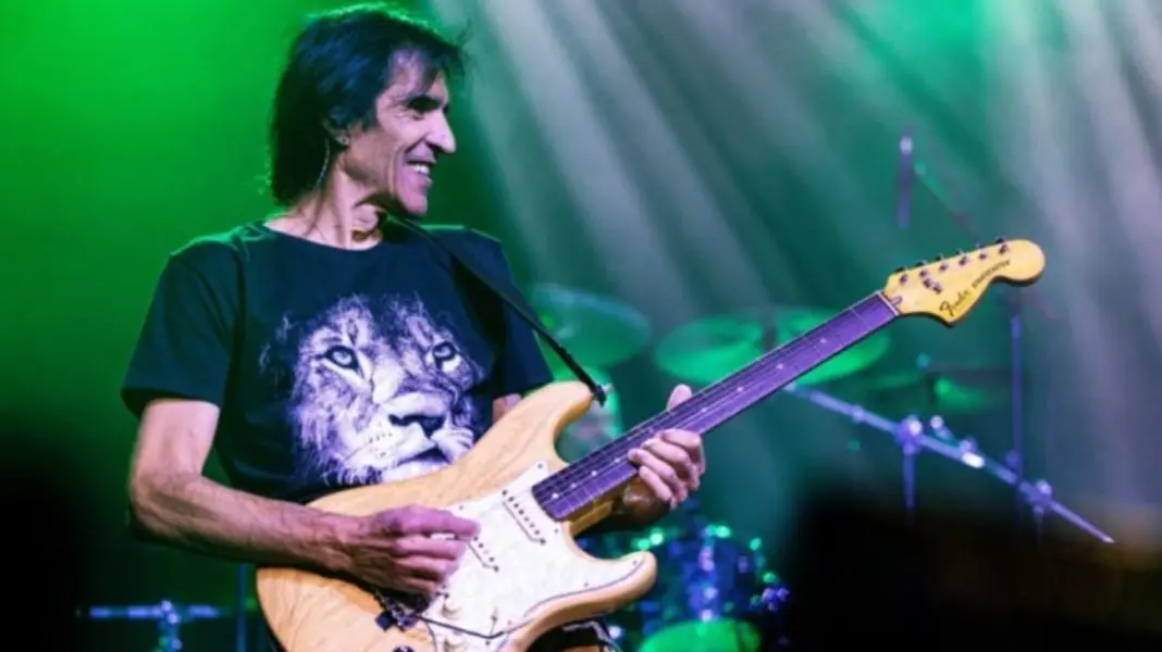 El guitarrista mendocino en una presentación internacional de la banda