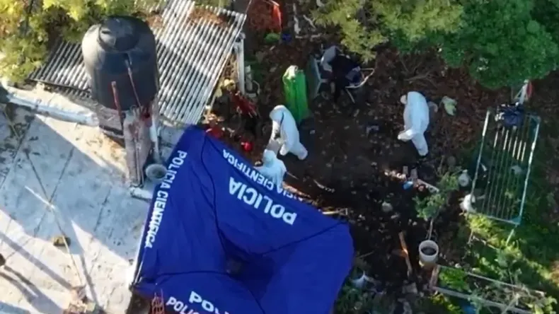 Escena del crimen en Florencio Varela, donde fueron halladas las tres víctimas del triple femicidio.