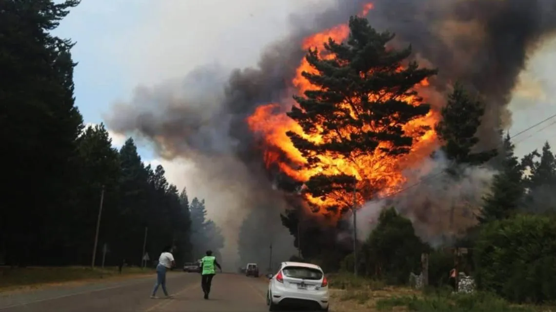 El paisaje de Epuyén, marcado por la pérdida total de vegetación.