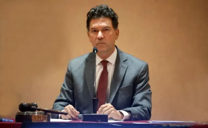 El juez Rodolfo Luque dictó un sobreseimiento inédito en la provincia.