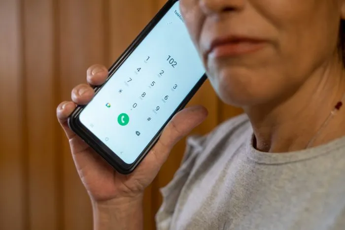 La línea 102 funciona las 24 horas para recibir denuncias y pedidos de ayuda