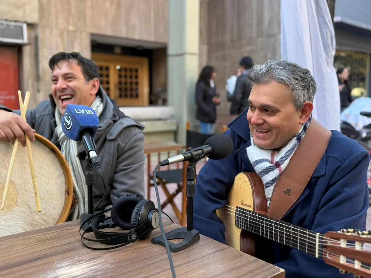 El Dúo Guardamontes llevó folklore en vivo a la Peña de LV18.