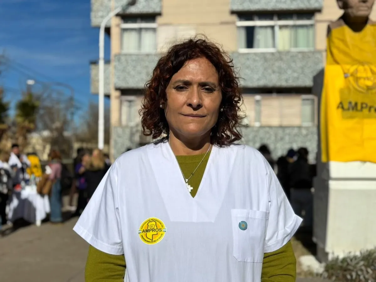 Marcela Mora aseguró que faltan profesionales y aumentan las demoras.