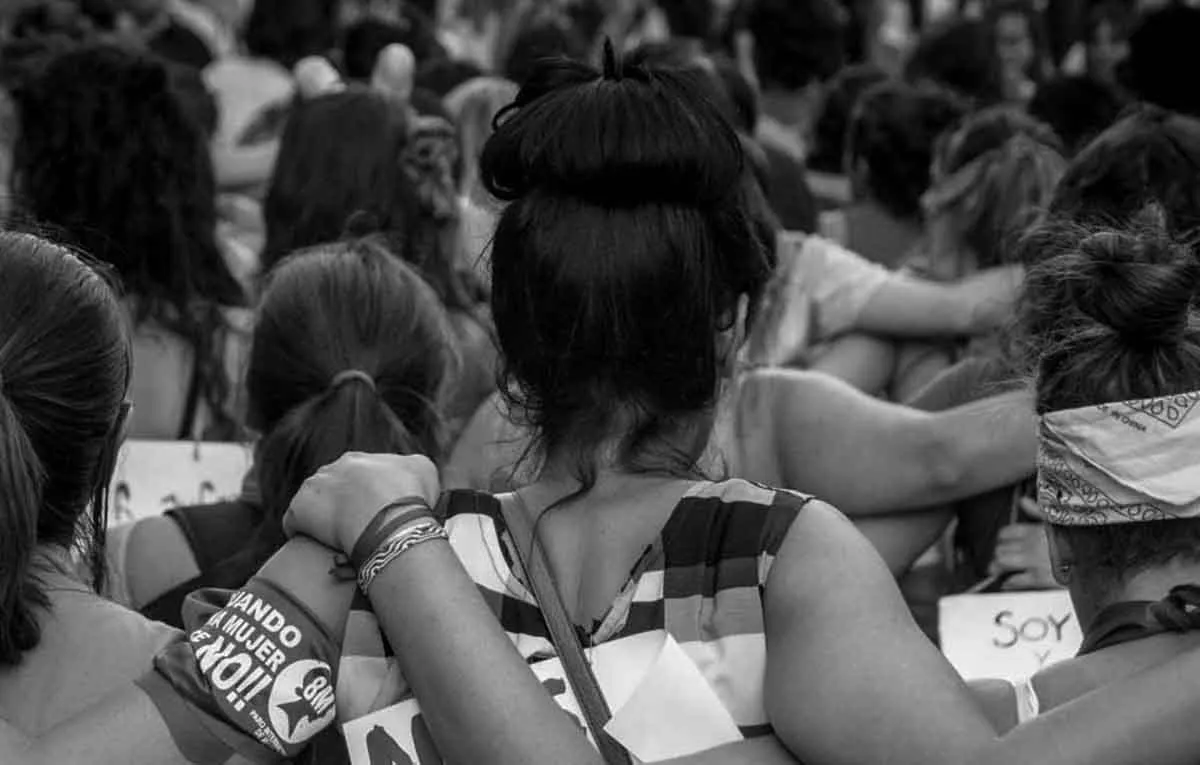 Redes feministas acompañan a mujeres y personas gestantes ante la falta del Estado.