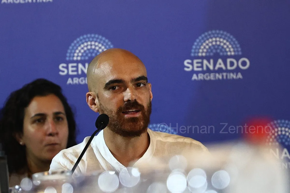 Matías Oberlin cuestionó la derogación de artículos centrales de la Ley de Tierras.