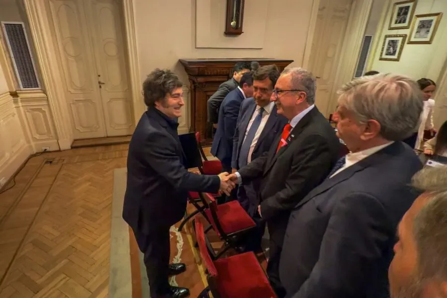 Javier Milei encabezó la reunión en Casa Rosada donde se definió el paquete de reformas que el Ejecutivo enviará al Congreso.