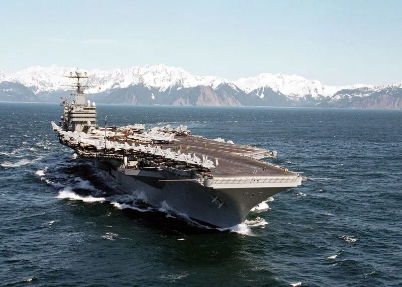 Portaaviones USS Abraham Lincoln en operaciones navales