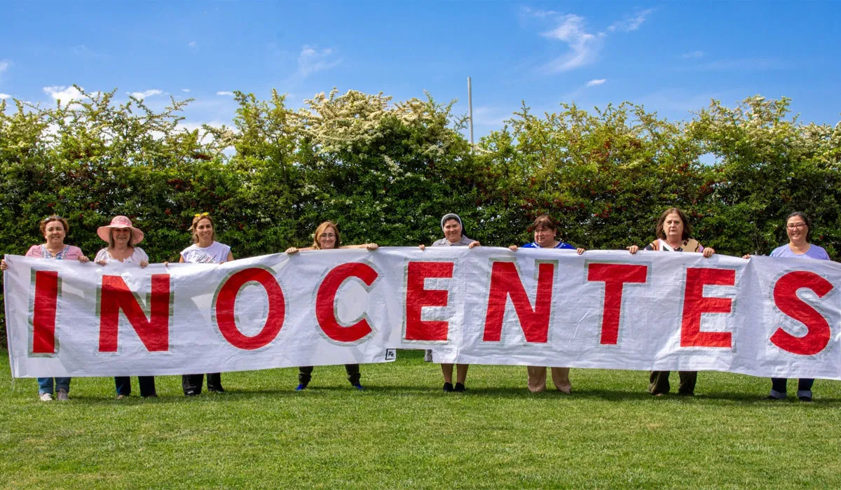 Todas las mujeres absueltas permanecen en libertad. Todas las mujeres absueltas permanecen en libertad.