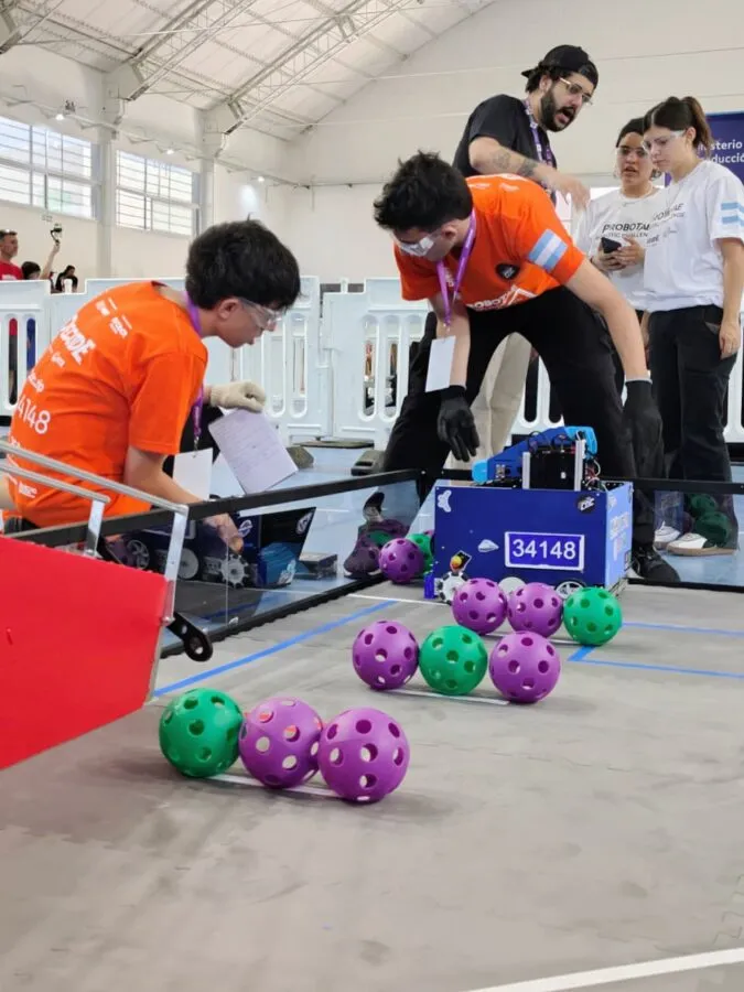 Colegio del Carmen en el FIRST Tech Challenge Argentina