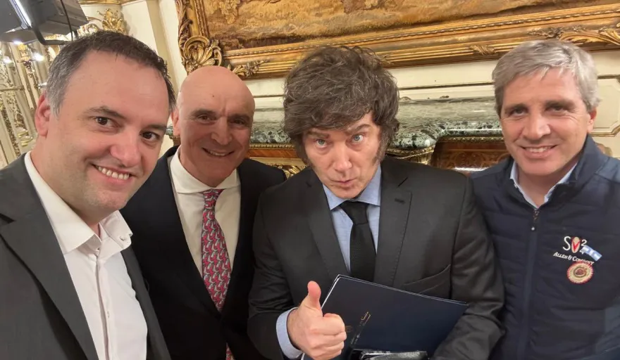 Adorni, Espert, Milei y Caputo antes de la Cadena Nacional.