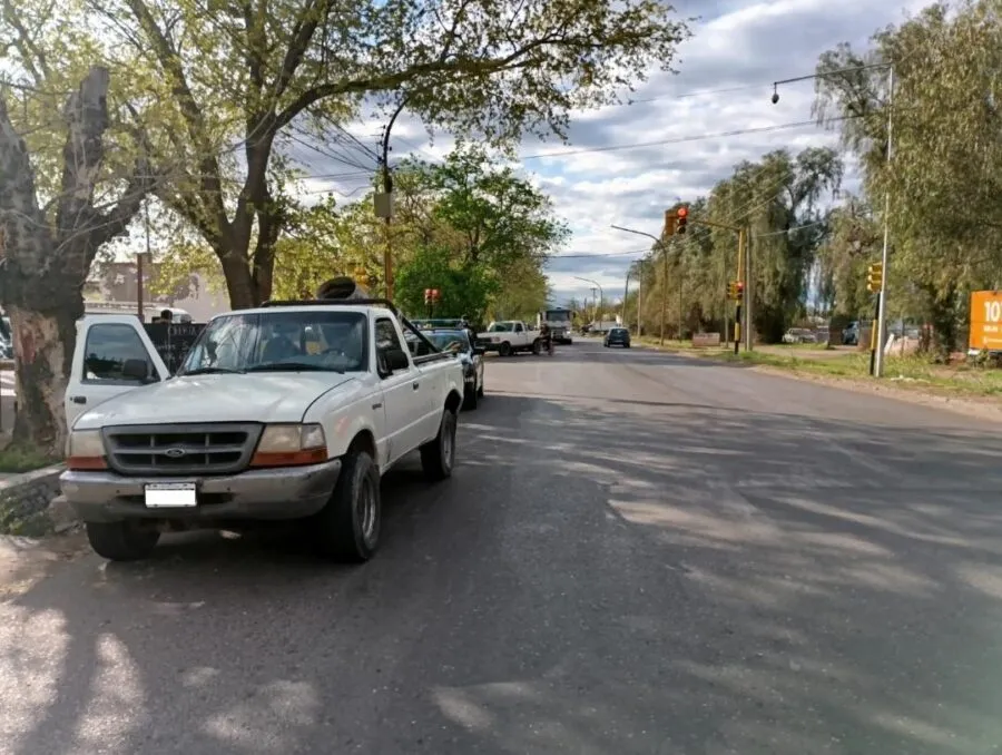 siniestro vial en la intersección de las avenidas Alberdi y Colón de la ciudad de San Rafael