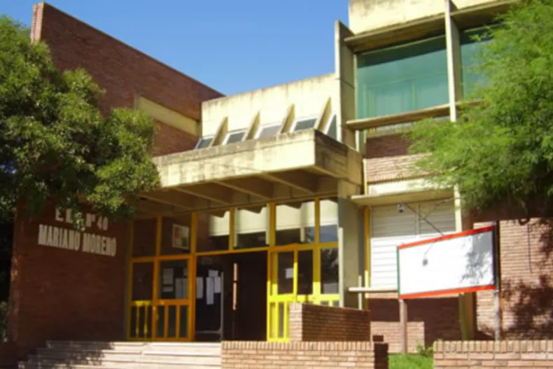 Escuela N°40 Mariano Moreno en San Cristóbal El ingreso a la Escuela N°40 Mariano Moreno en San Cristóbal