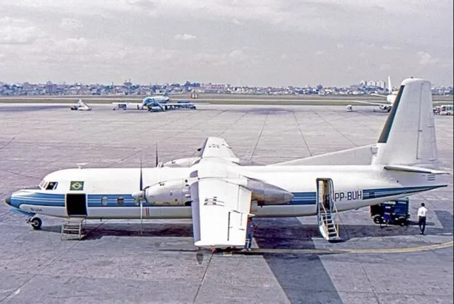 El Fairchild FH-227D, el avión en el que viajaba el equipo de rugby, sus amigos y familiares, en el aeropuerto de Carrasco antes del despegue que marcaría el inicio de la tragedia.