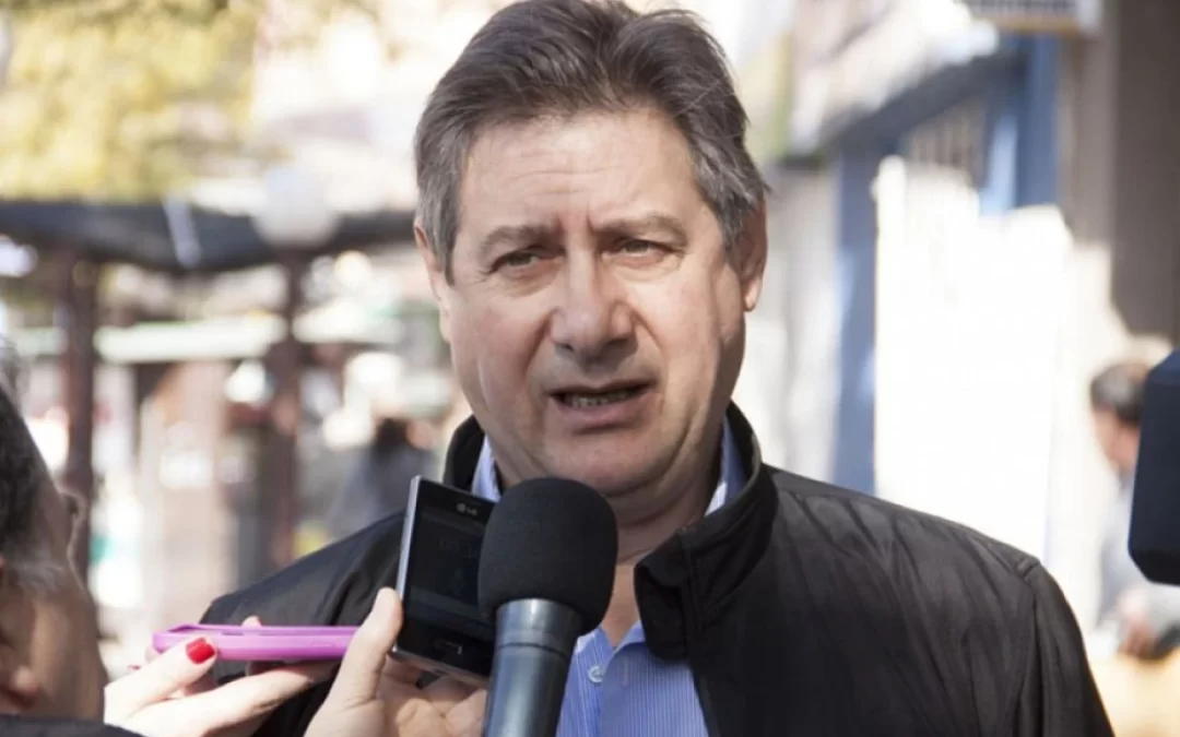Omar Félix dio positivo de Covid, pero igualmente participará del debate