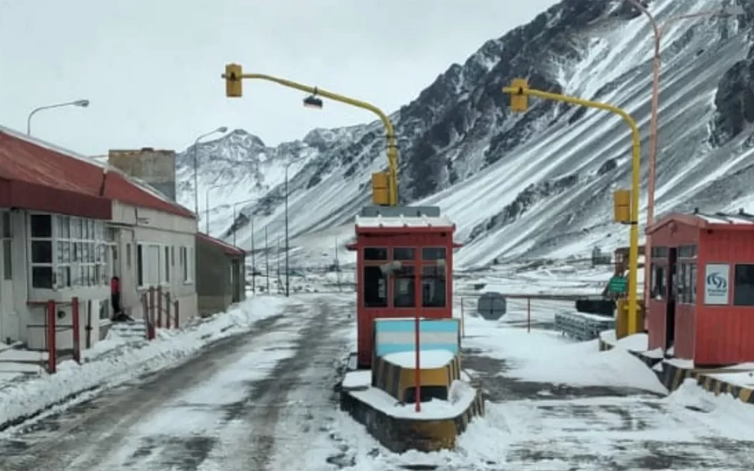 El paso Cristo Redentor permanecerá cerrado hasta el viernes