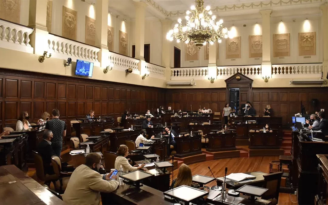 Cornejo ganó la gobernación pero perdió la mayoría en una de las Cámaras