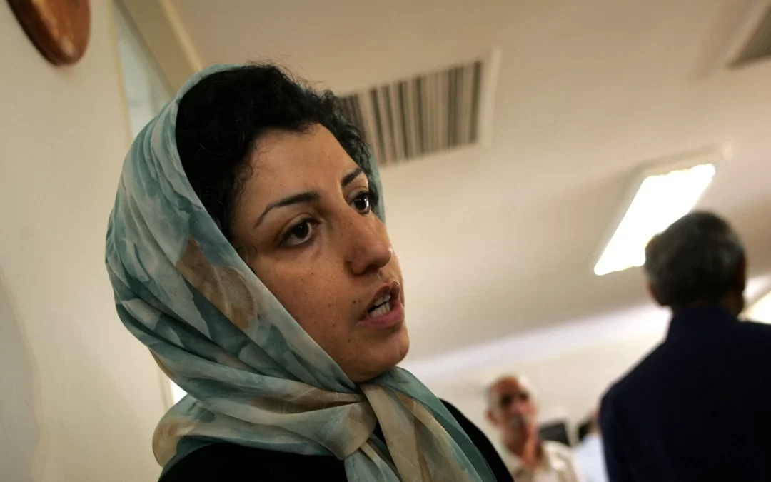 Narges Mohammadi recibió el premio Nobel de la Paz por su defensa de los derechos de la mujer presa en Irán