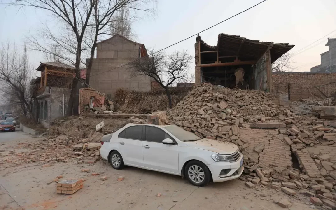 Trágico terremoto en China dejó más de 100 muertos