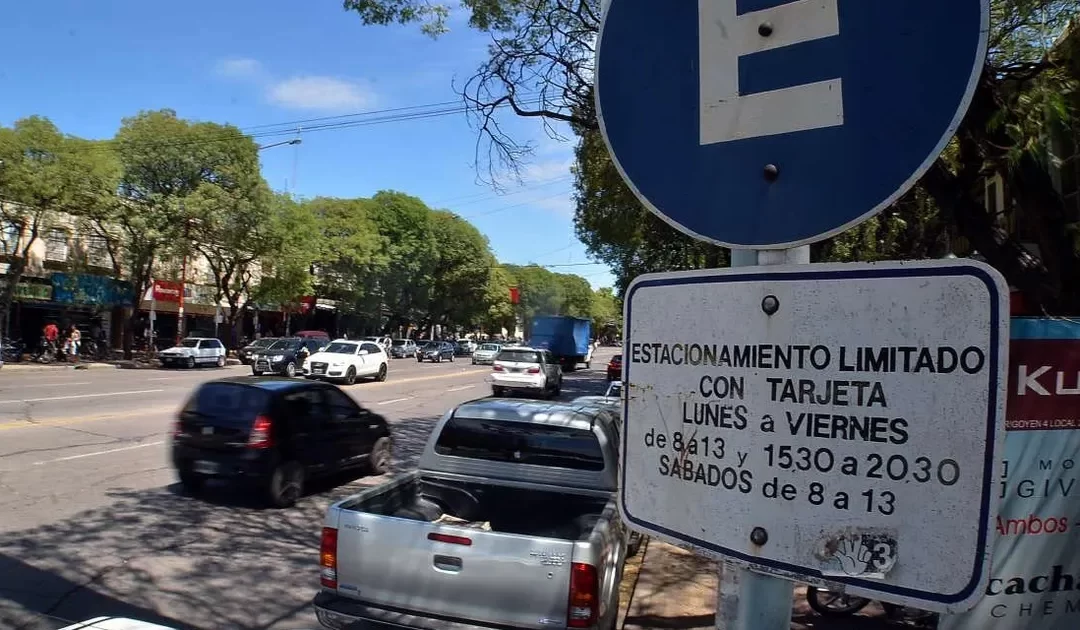 El estacionamiento medido pasó a costar 100 pesos