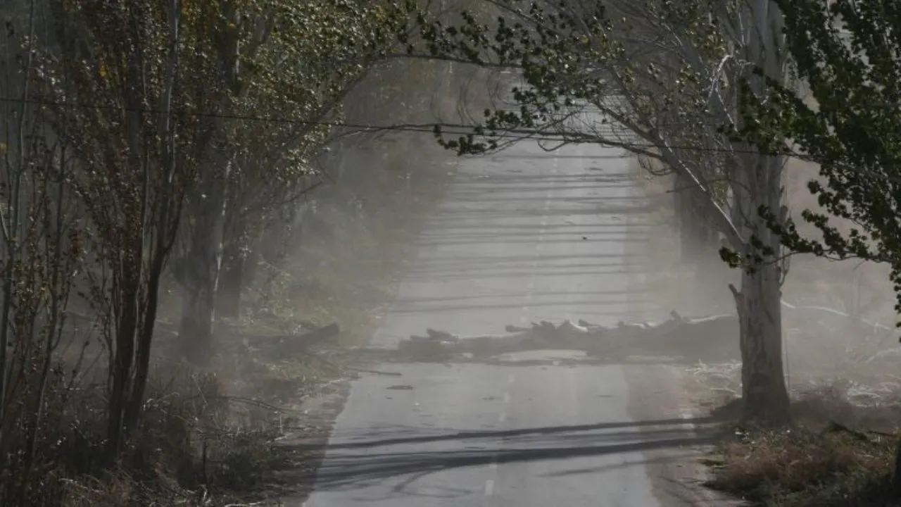 Autoridades recomiendan extremar precauciones ante la doble alerta amarillo. Autoridades recomiendan extremar precauciones ante la doble alerta amarillo.