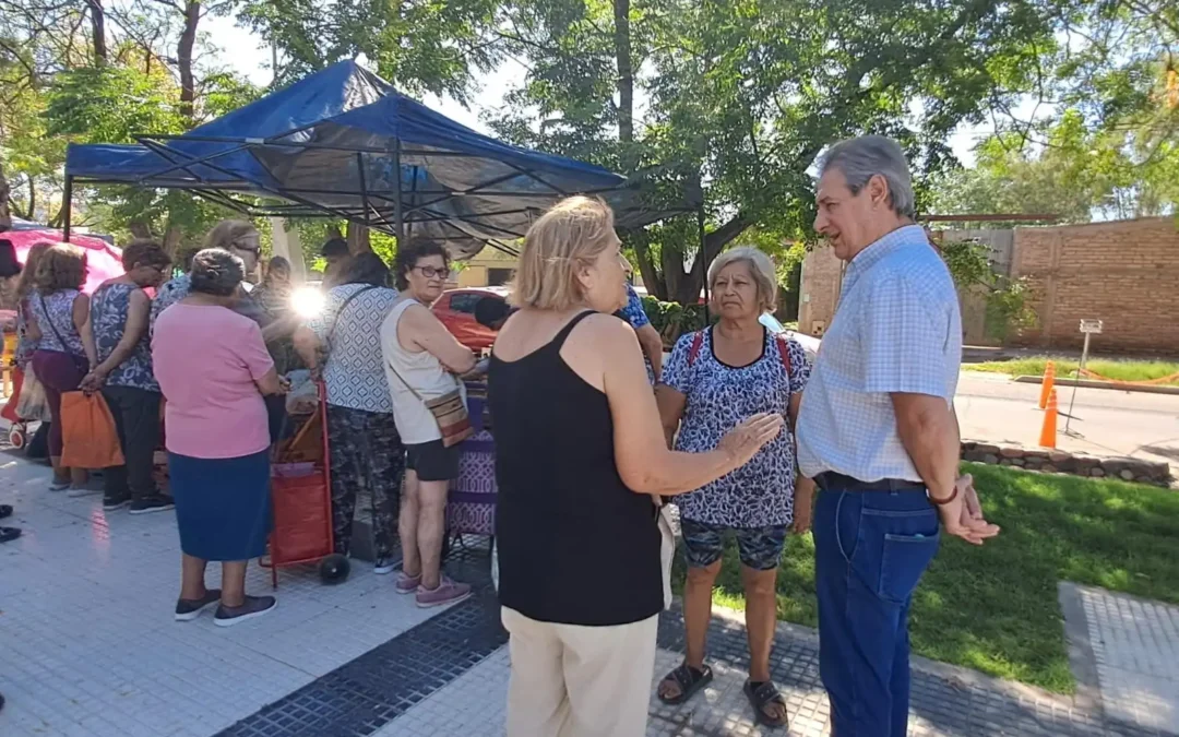 Omar Félix visitó la Feria Franca y destacó su aporte a la canasta básica de los sanrafaelinos