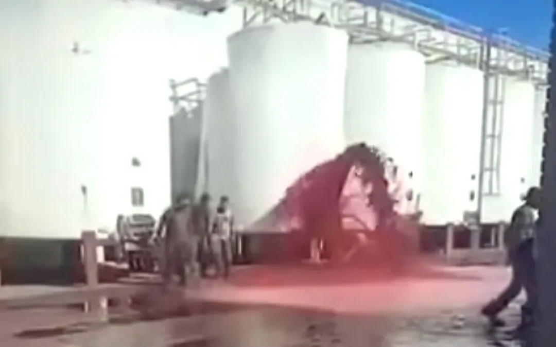 Se perdieron unos 50.000 litros de vino al cortarse el tornillo de un tanque en una bodega del Este