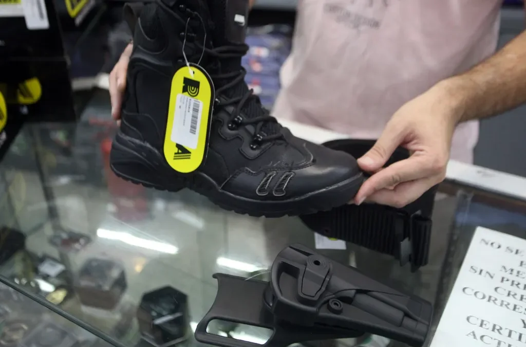 Indumentaria policial: cuánta plata reciben los efectivos y qué pueden comprar