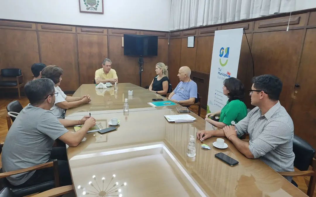 Omar Félix recibió a autoridades de APRID y confirmó la donación del terreno para que construyan su edificio