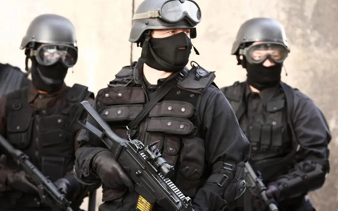 Alerta por un hombre que tomó de rehenes a dos mujeres en San Martín