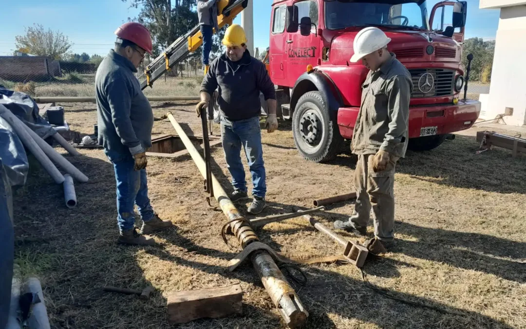El Municipio instala una nueva bomba sumergible para mejorar el servicio de agua en La LLave