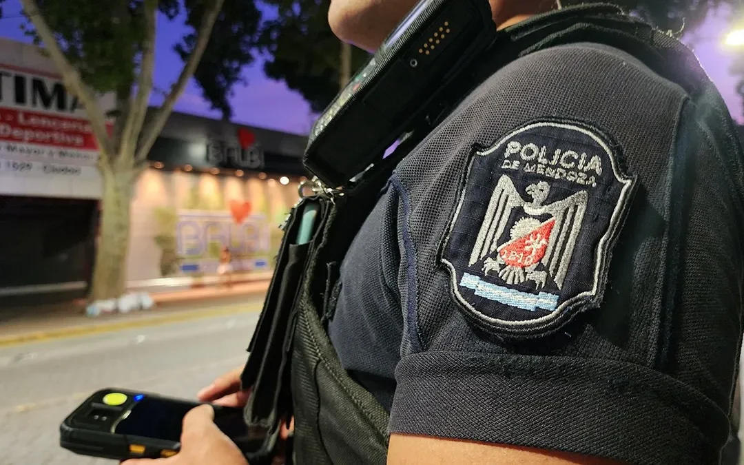 Los policías de la provincia vuelven a viajar gratis en colectivo