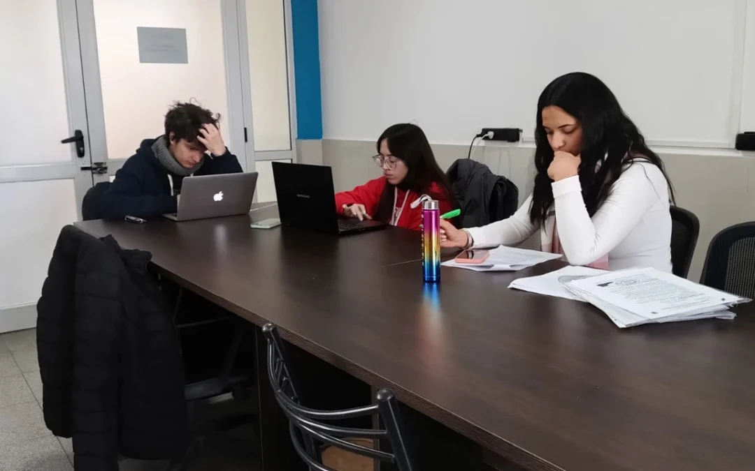 Estudiantes de nivel superior ya pueden anotarse en el programa “Beneficios Juventud”