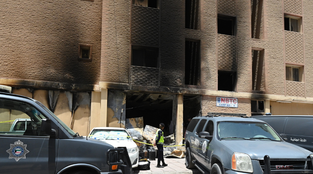 Al menos 41 muertos en el incendio de un edificio residencial en Kuwait