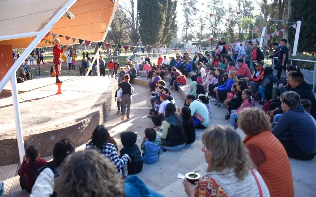 El Municipio junto a Sol Indiveri organizan el festival infantil solidario “Dibujando Sonrisas” en el Parque de los Niños