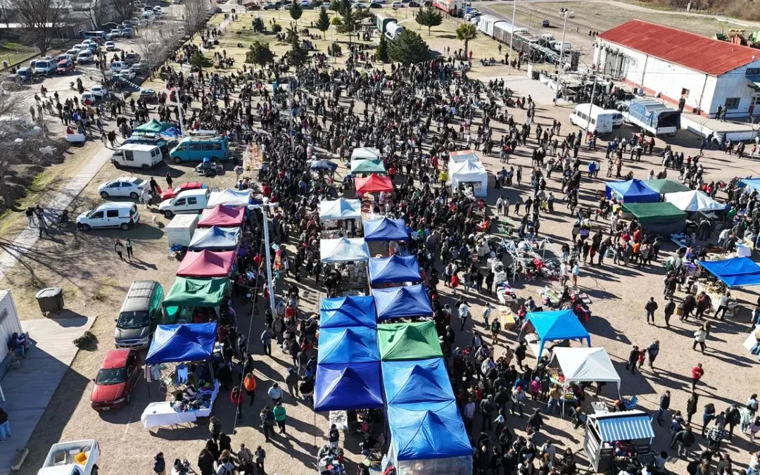 Una multitud disfrutó el tradicional desfile de Monte Comán