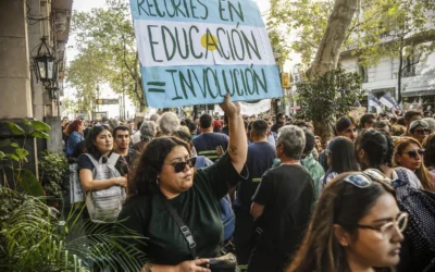 Crisis universitaria argentina: 70% de docentes cobra salarios bajos y crece el paro
