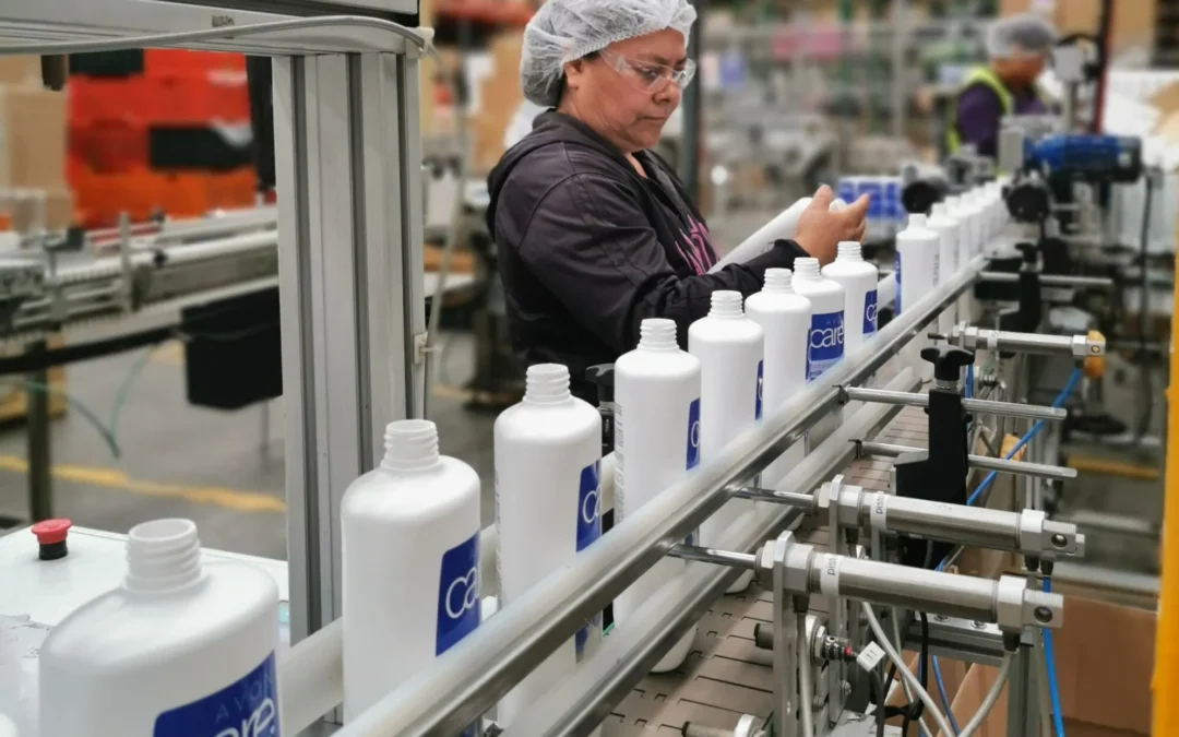 El gobierno reglamentó la flexibilización laboral en la Ley Bases, una reforma para alegría del patrón