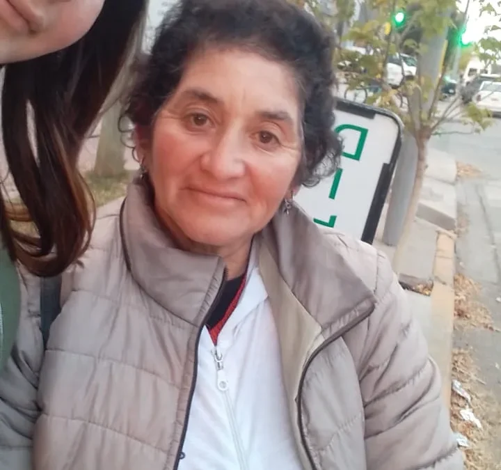 Murió una de las mujeres que cayó del camión sin frenos