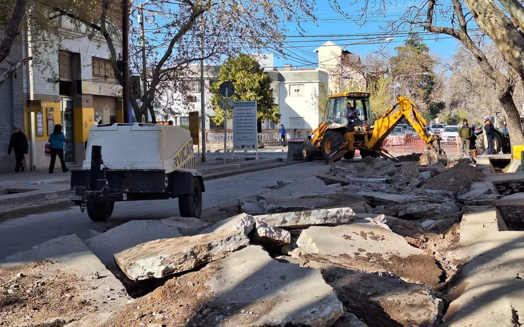 Tránsito interrumpido por obras en calle Avellaneda